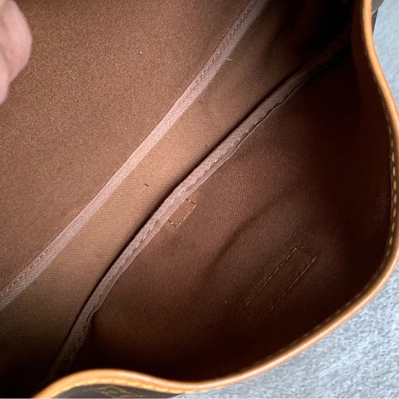 Vintage authentic Louis Vuitton Saumur 30 crossbody - Picture 8 of 16